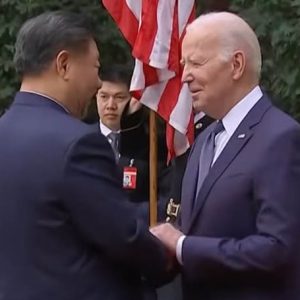 Ông Tập cho Biden xem xe và gửi tín hiệu tới thế giới